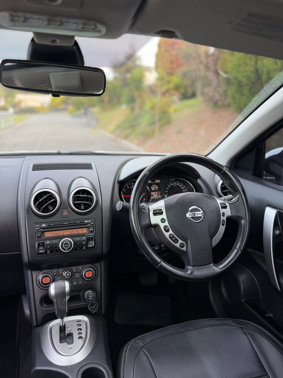 2010 Nissan Dualis Ti photo 9