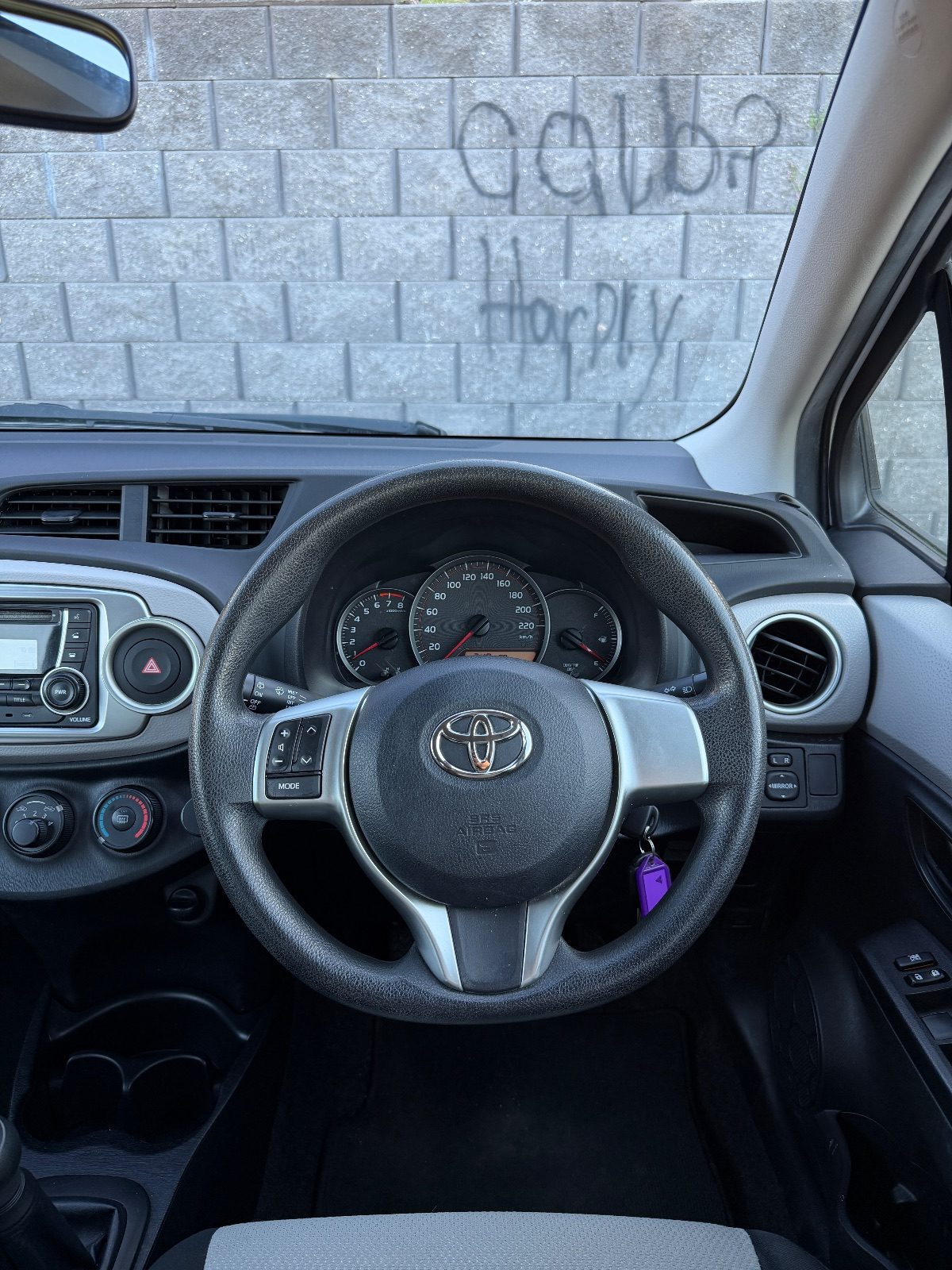 2014 Toyota Yaris YR photo 7